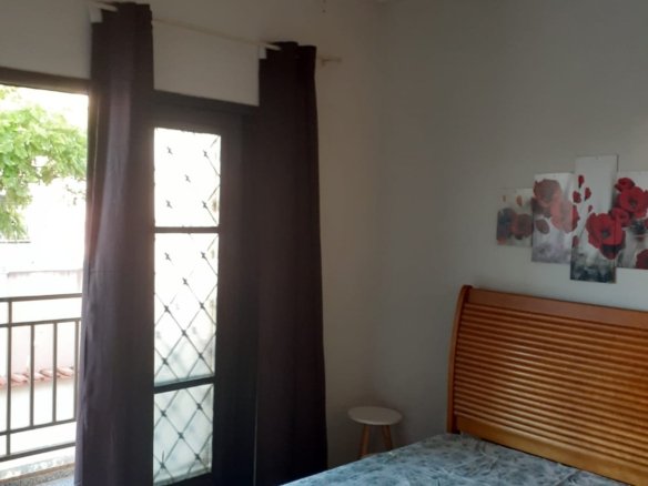 Quarto com vista para sacada, Casa Planalto Verde em Ribeirão Preto