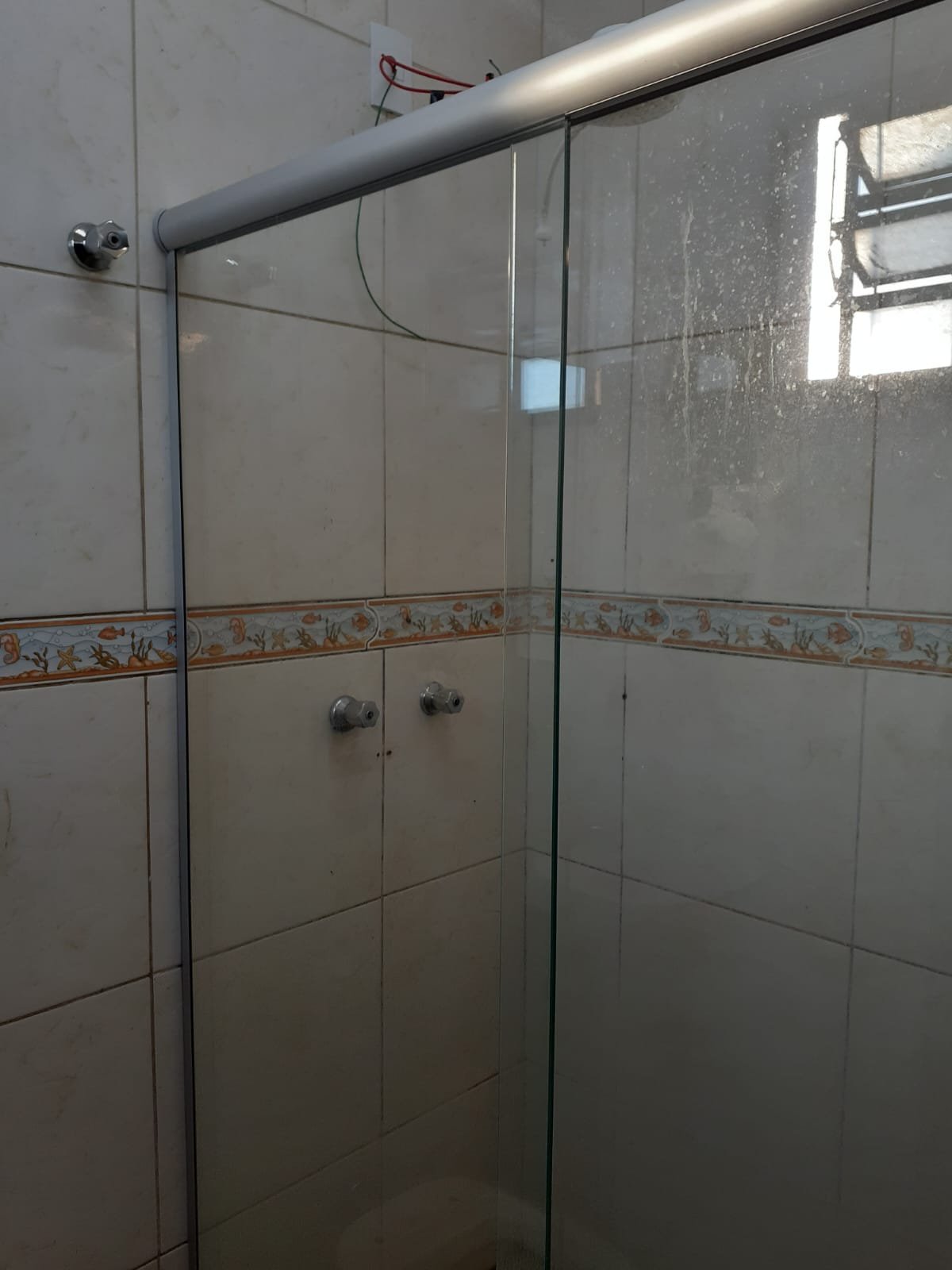 Banheiro com box Casa Planalto Verde em Ribeirão Preto