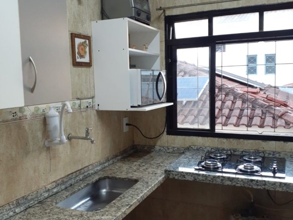 Cozinha grande e com muita claridade. Casa Planalto Verde em Ribeirão Preto