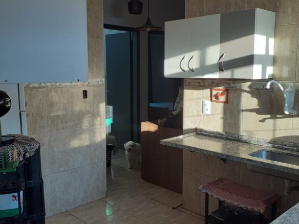 Cozinha grande e com muita claridade. Casa Planalto Verde em Ribeirão Preto