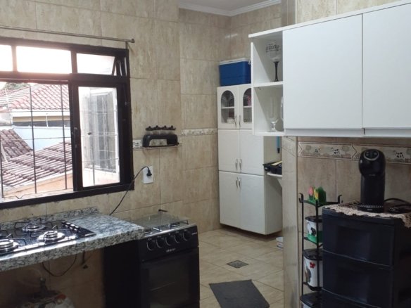 Cozinha grande e com muita claridade. Casa Planalto Verde em Ribeirão Preto